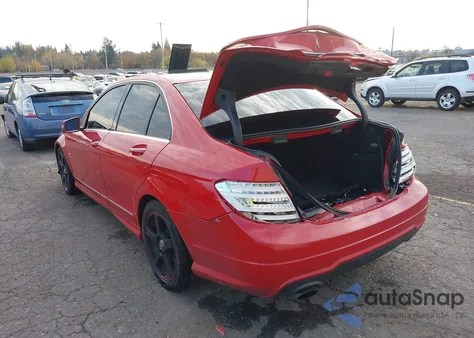 2012 Mercedes-Benz C 250 Luxury/Sport из США, поврежденный, VIN WDDGF4HB1CR215032